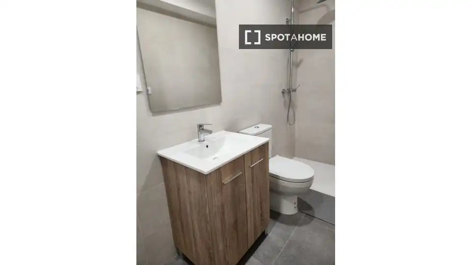 Bany de Apartament per a compartir en Xirivella amb Aire condicionat i Terrassa