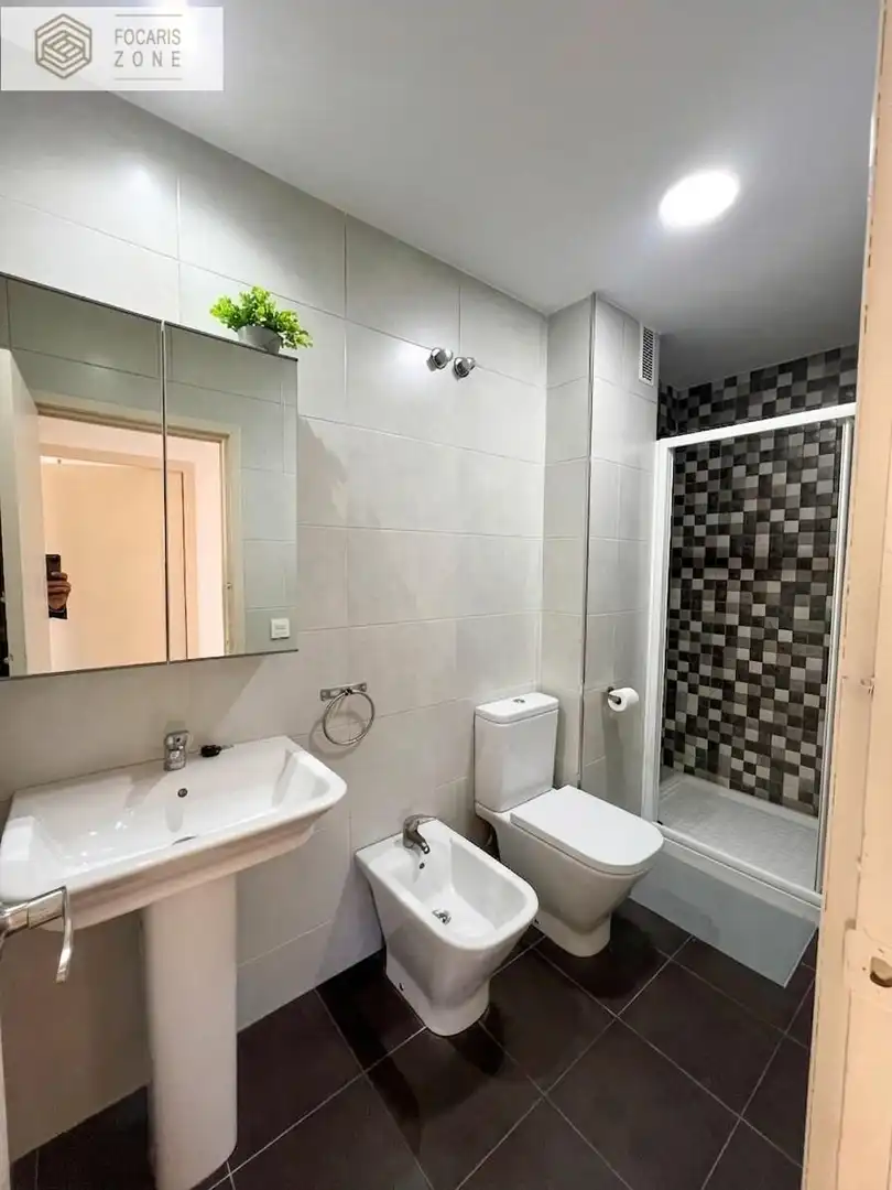 Bathroom of Flat for share in Málaga  with Terrace, Furnished and Balcony