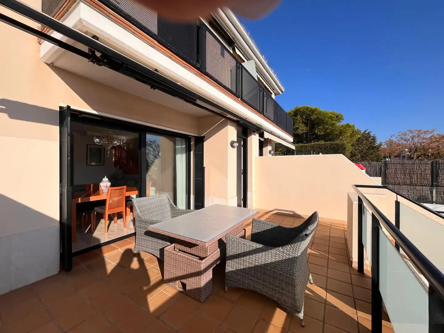 Terraza de Casa adosada en venta en Vilanova i la Geltrú con Calefacción, Jardín privado y Terraza