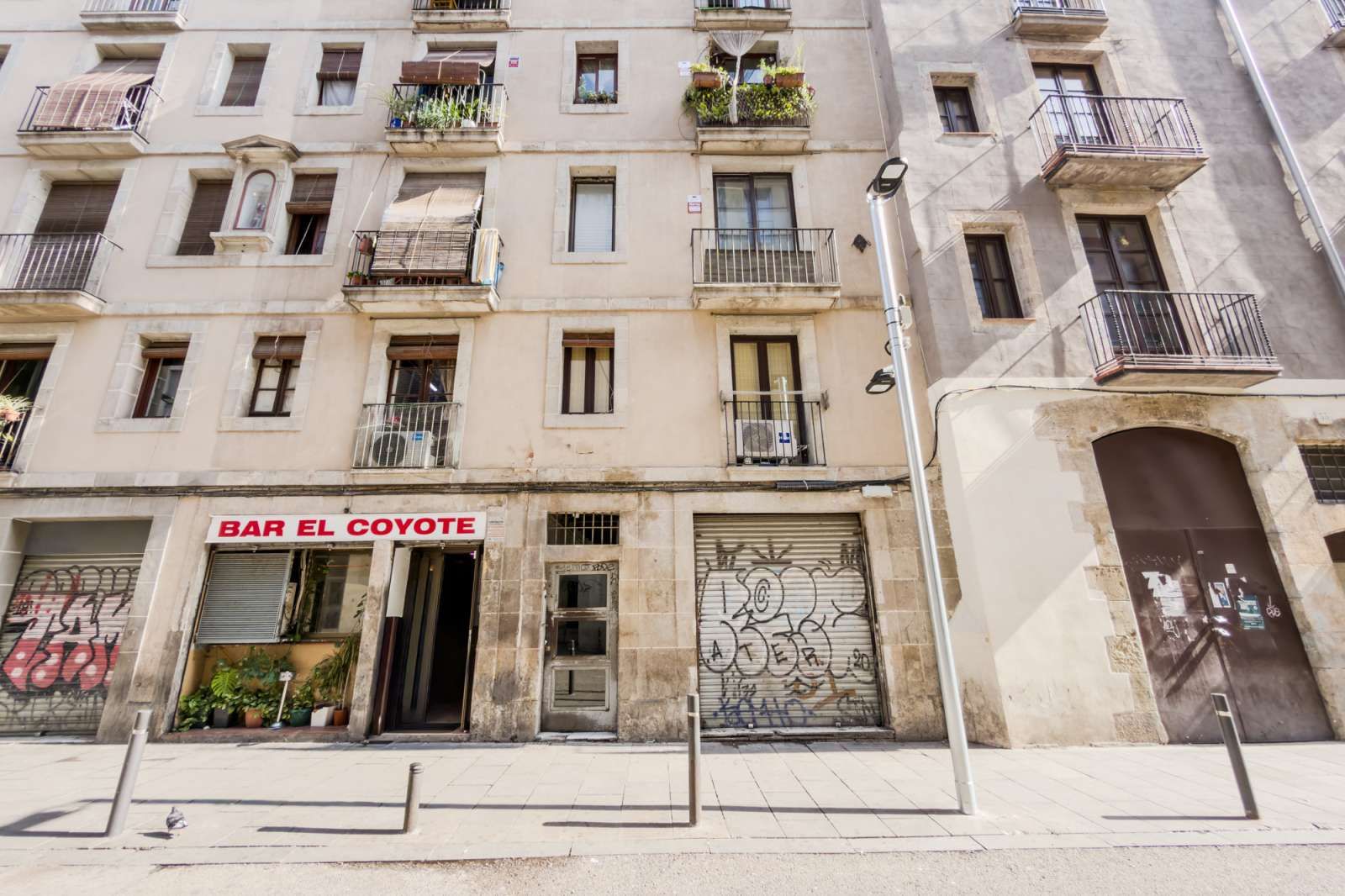 Exterior view of Study to share in  Barcelona Capital  with Air Conditioner, Heating and Terrace