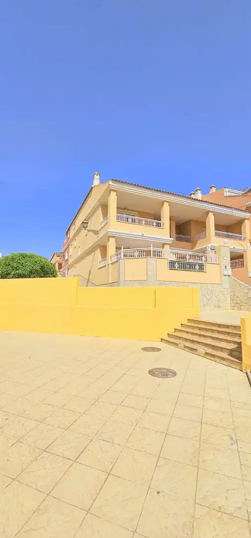 Casa adosada en venda a El Tomillar