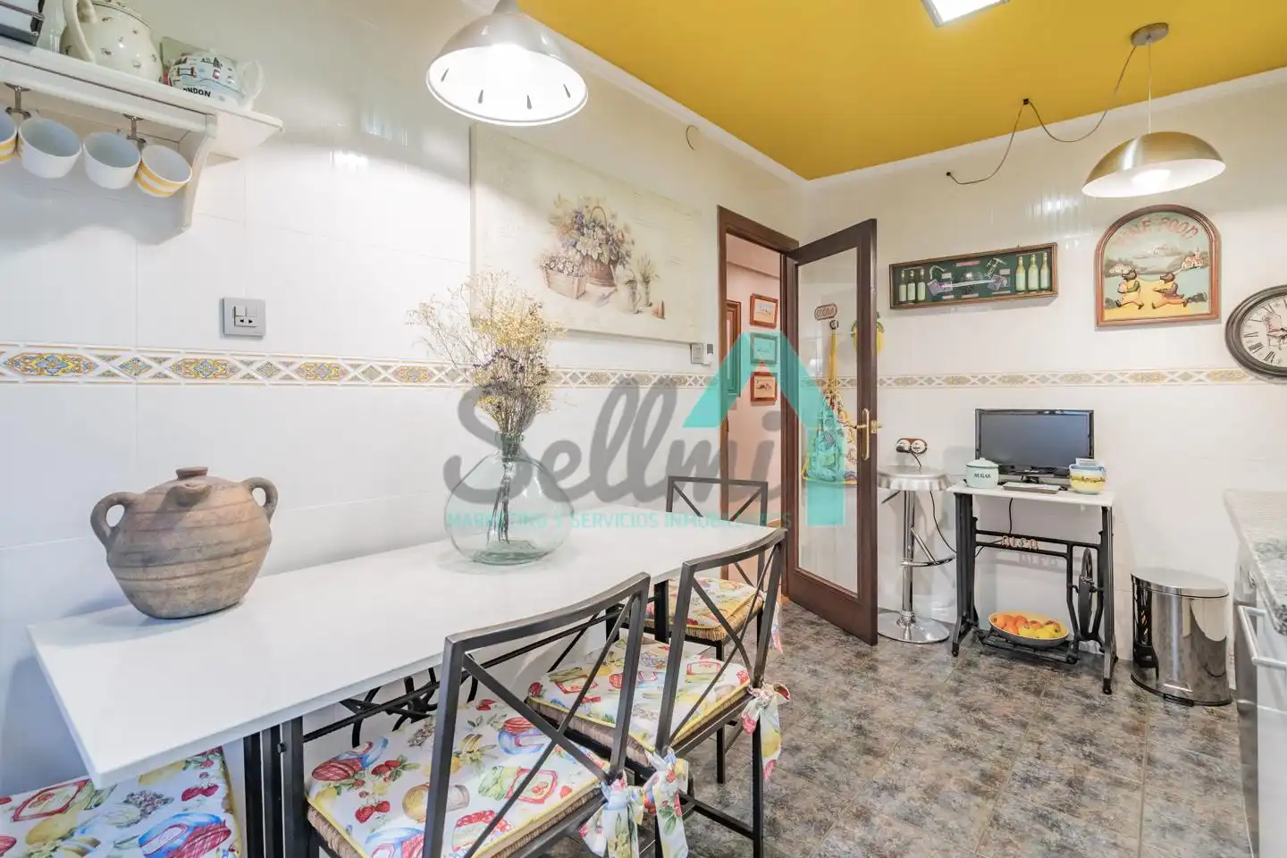 Cocina de Piso en venta en Mieres (Asturias) con Calefacción y Parquet