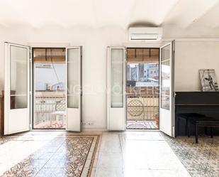 Vista exterior de Apartament en venda en  Barcelona Capital amb Calefacció, Parquet i Balcó