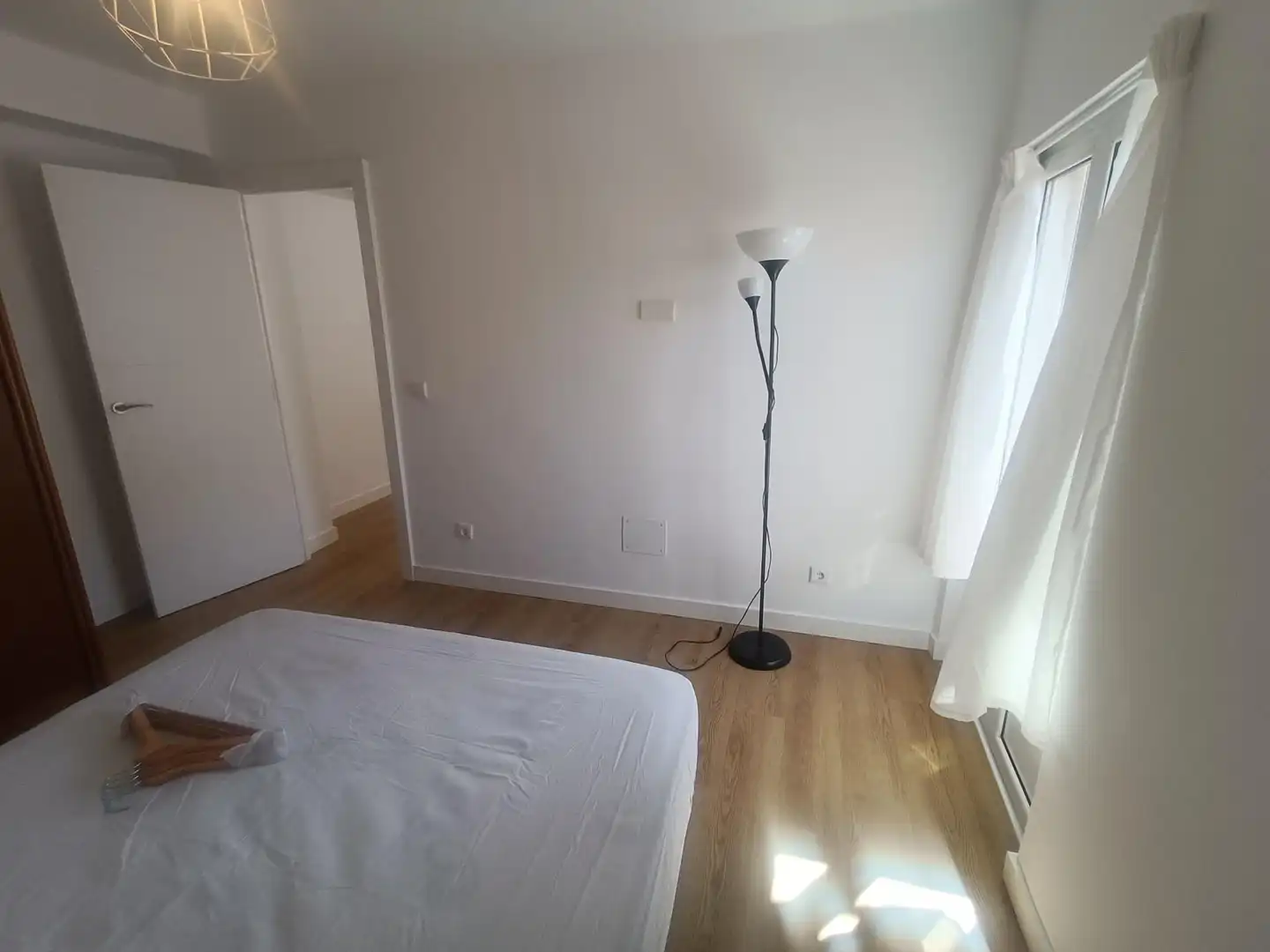 Schlafzimmer von Wohnung zur Miete in Santander mit Abstellraum, Möbliert und Balkon