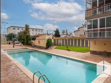 Attico con piscina in vendita a Les Botigues