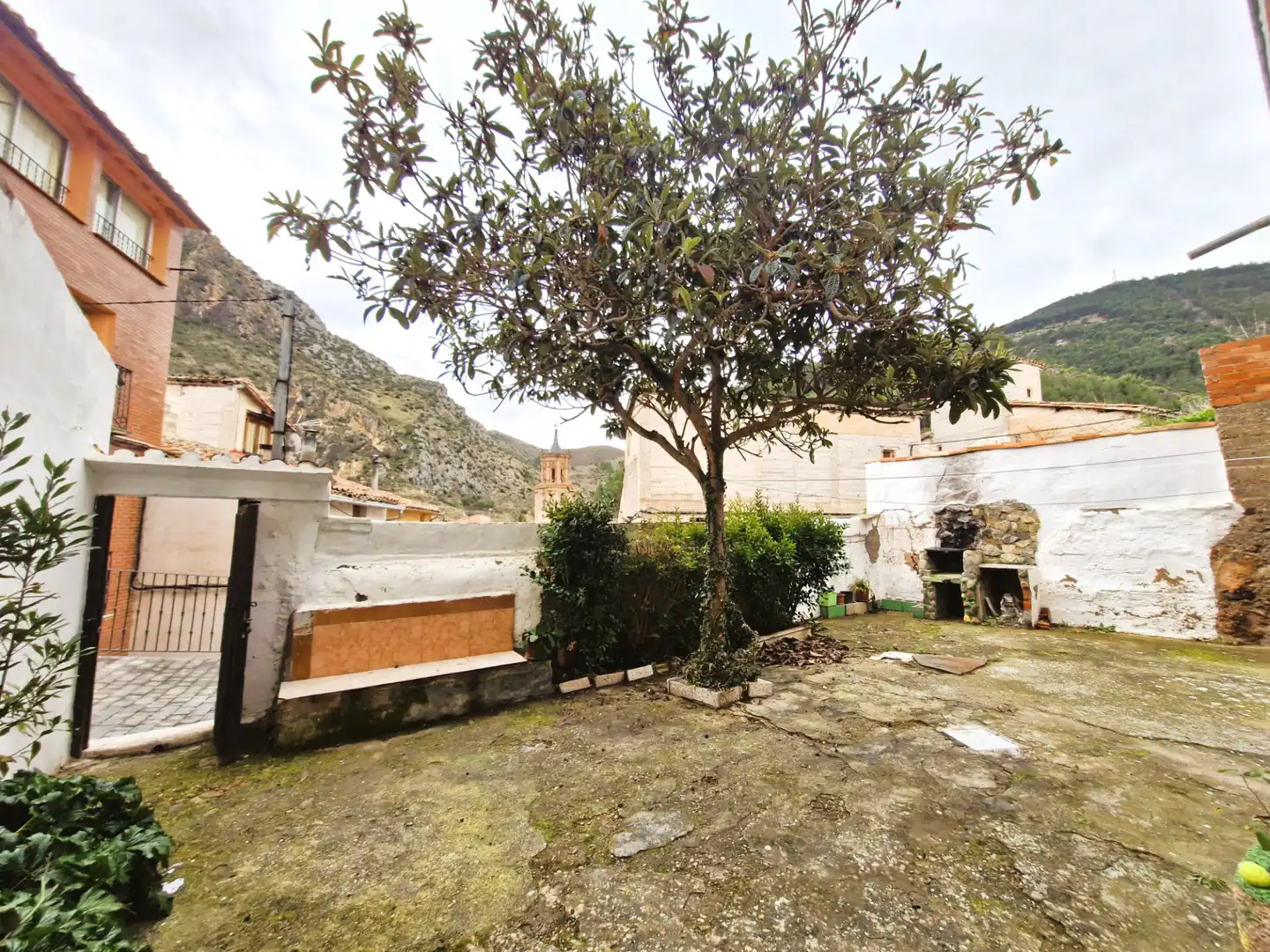 Vista exterior de Finca rústica en venda en Arnedillo amb Calefacció, Traster i Moblat