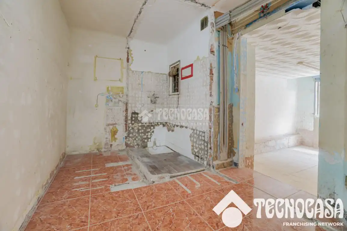 Cocina de Local en venta en Badalona