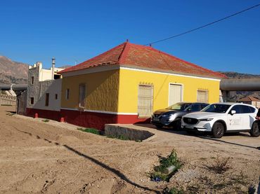 Casa rústica amb jardí en venda a Carretera BENIEL DESAM