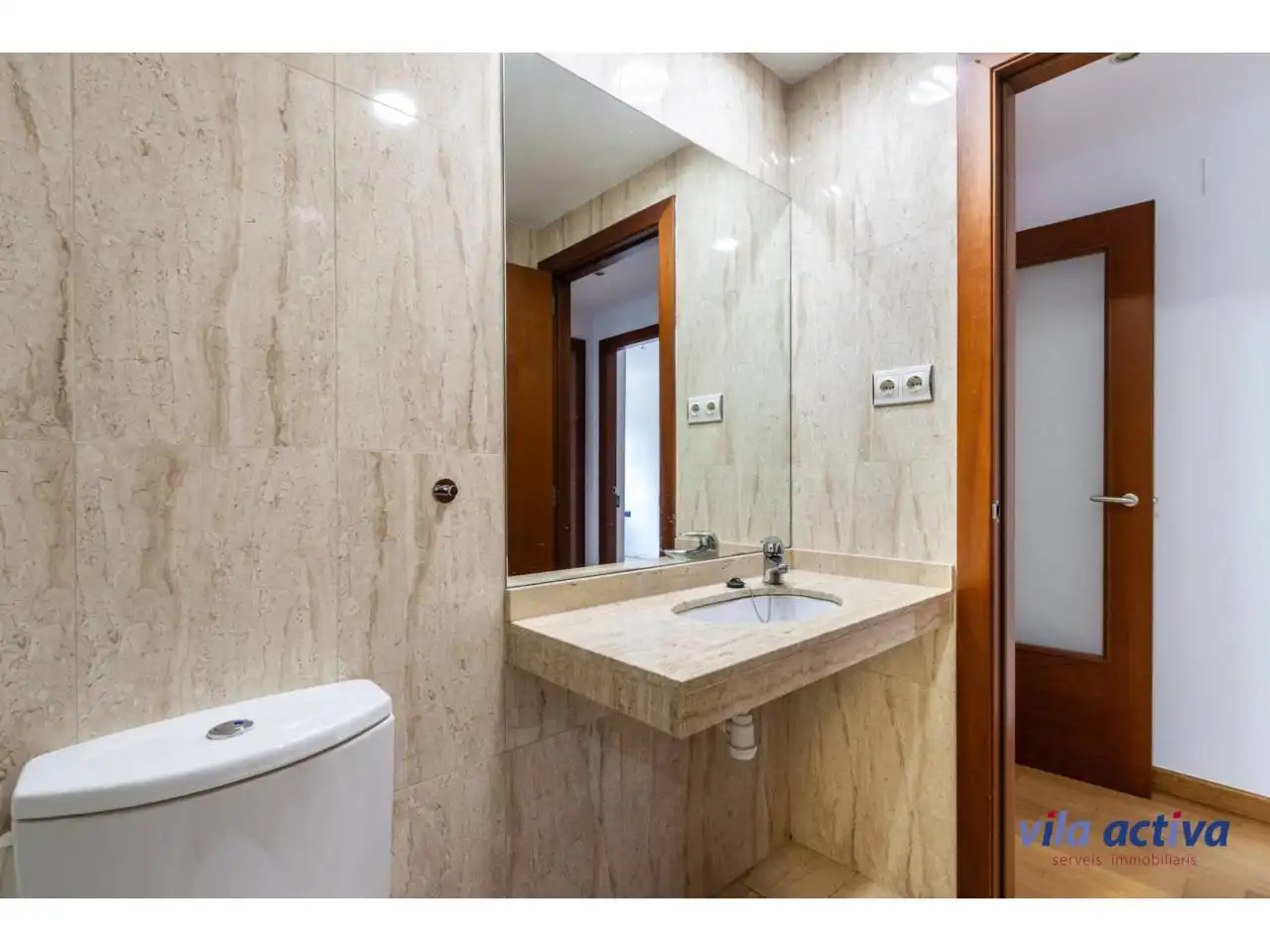 Baño de Piso en venta en Terrassa con Aire acondicionado, Calefacción y Parquet