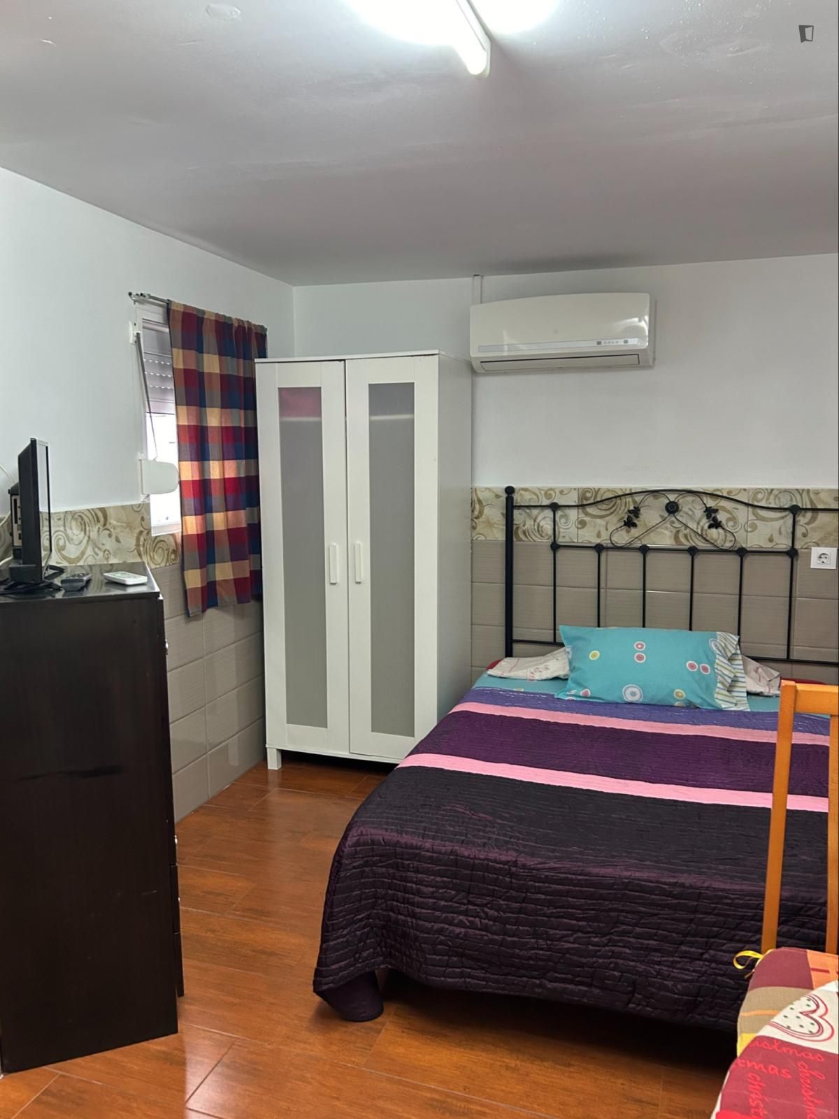Bedroom of Study to rent in L'Hospitalet de Llobregat  with Air Conditioner, Heating and Furnished