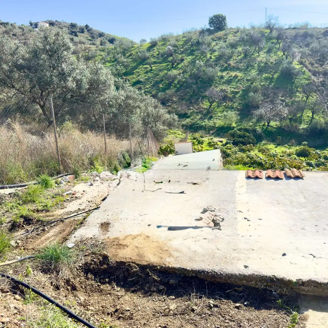 Vista exterior de Finca rústica en venda en Vélez-Málaga amb Moblat