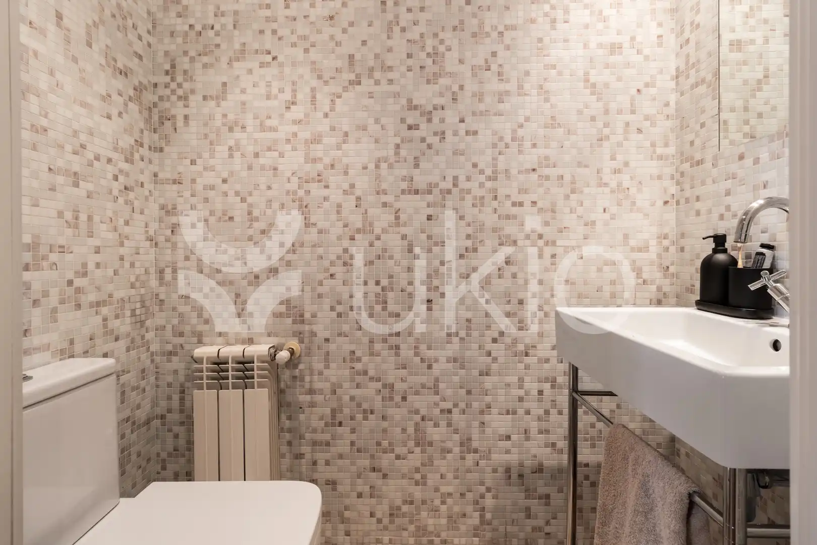 Baño de Apartamento de alquiler en Madrid con Aire acondicionado, Calefacción y Amueblado