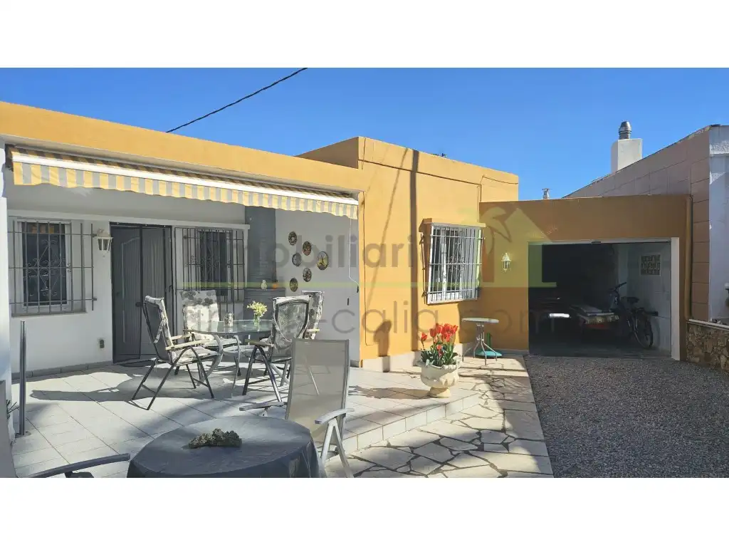 Vista exterior de Casa o xalet en venda en Vinaròs amb Aire condicionat, Calefacció i Jardí privat