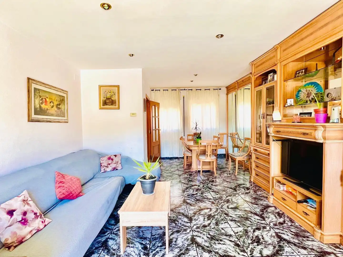 Sala de estar de Casa adosada en venta en Valls con Aire acondicionado, Calefacción y Jardín privado