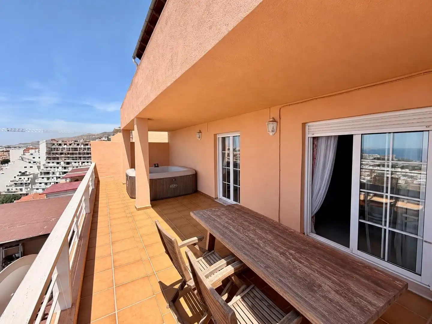 Terrasse von Wohnung zum Verkauf in Roquetas de Mar mit Klimaanlage, Terrasse und Möbliert