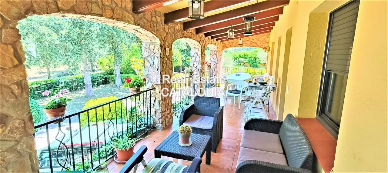 Terrassa de Casa o xalet en venda en Caldes de Malavella amb Calefacció, Jardí privat i Terrassa