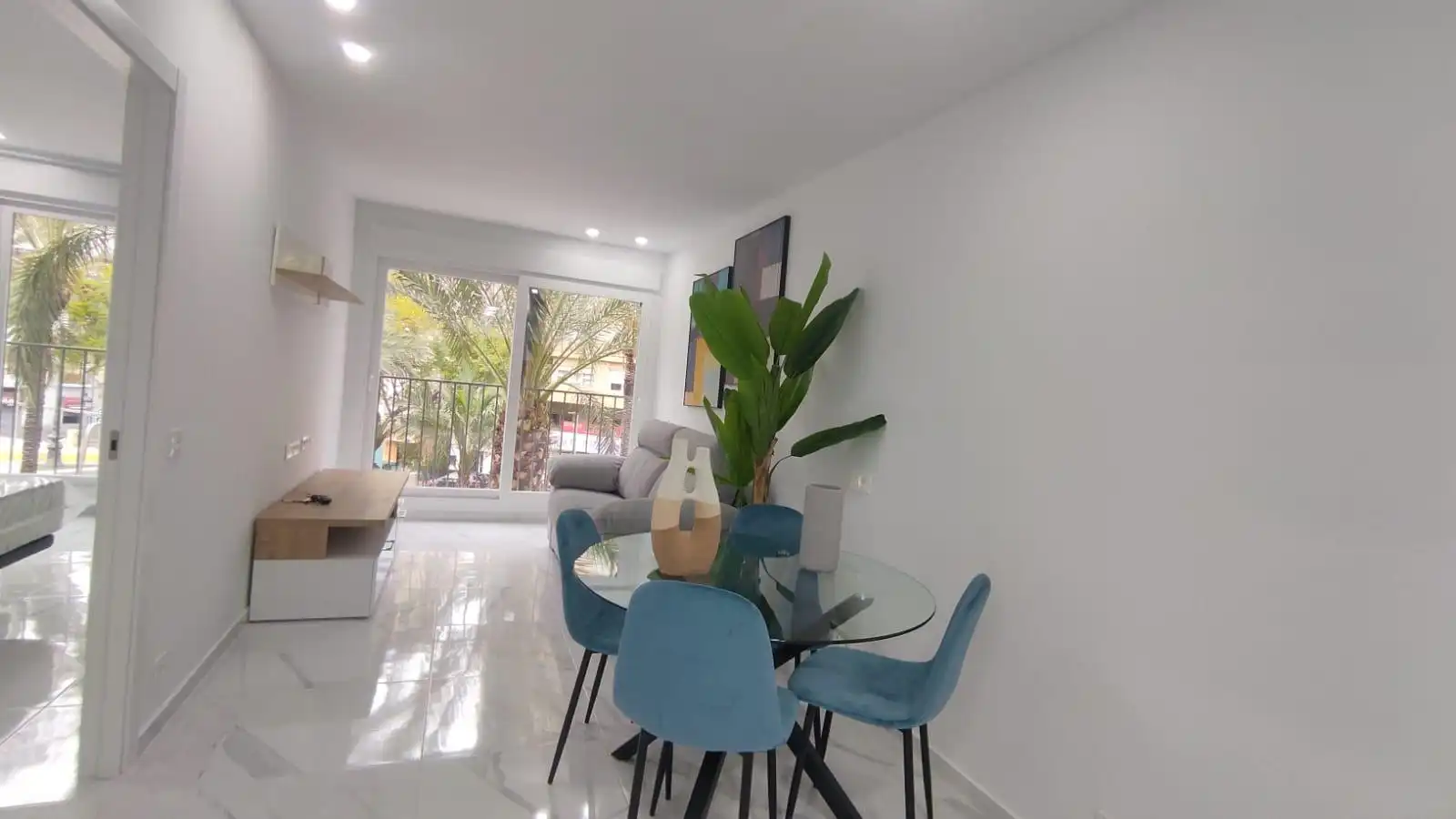 Menjador de Apartament de lloguer en Alicante / Alacant amb Aire condicionat, Moblat i Piscina comunitària