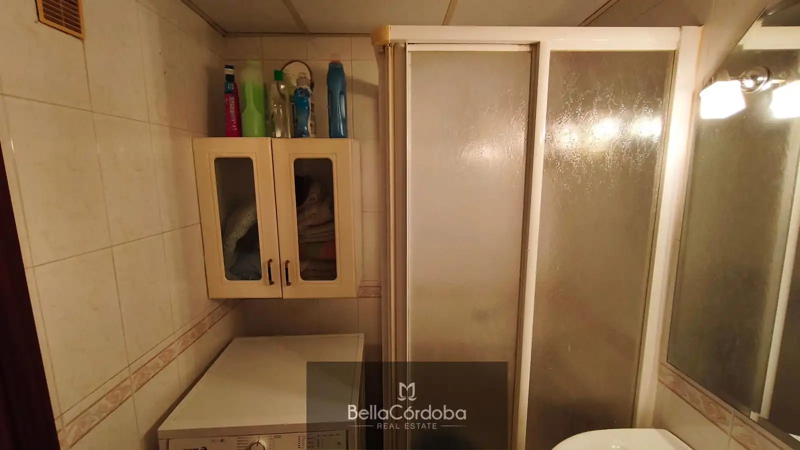 Bathroom of Flat for sale in Córdoba  with Air Conditioner, Heating and Terrace