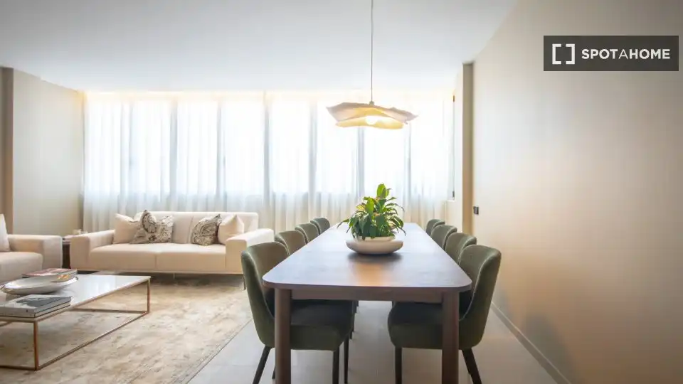 Menjador de Apartament per a compartir en Las Palmas de Gran Canaria amb Aire condicionat, Terrassa i Moblat