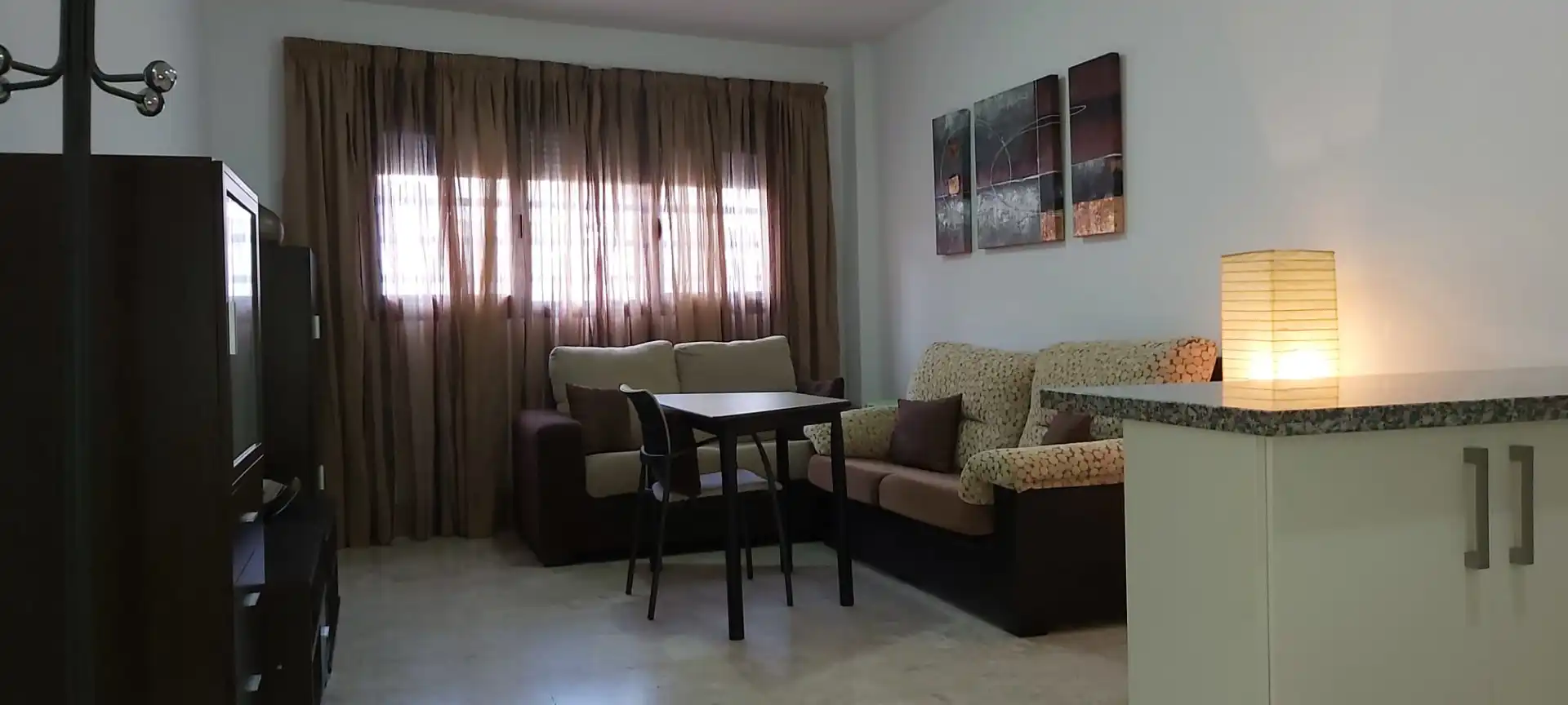 Sala de estar de Apartamento en venta en Algeciras con Trastero, Amueblado y Horno