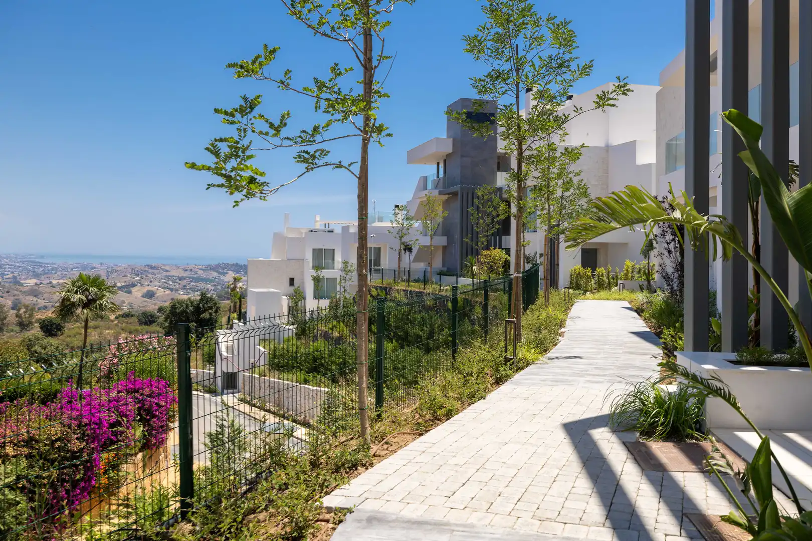 Vista exterior de Pis en venda en Ojén amb Aire condicionat, Calefacció i Jardí privat