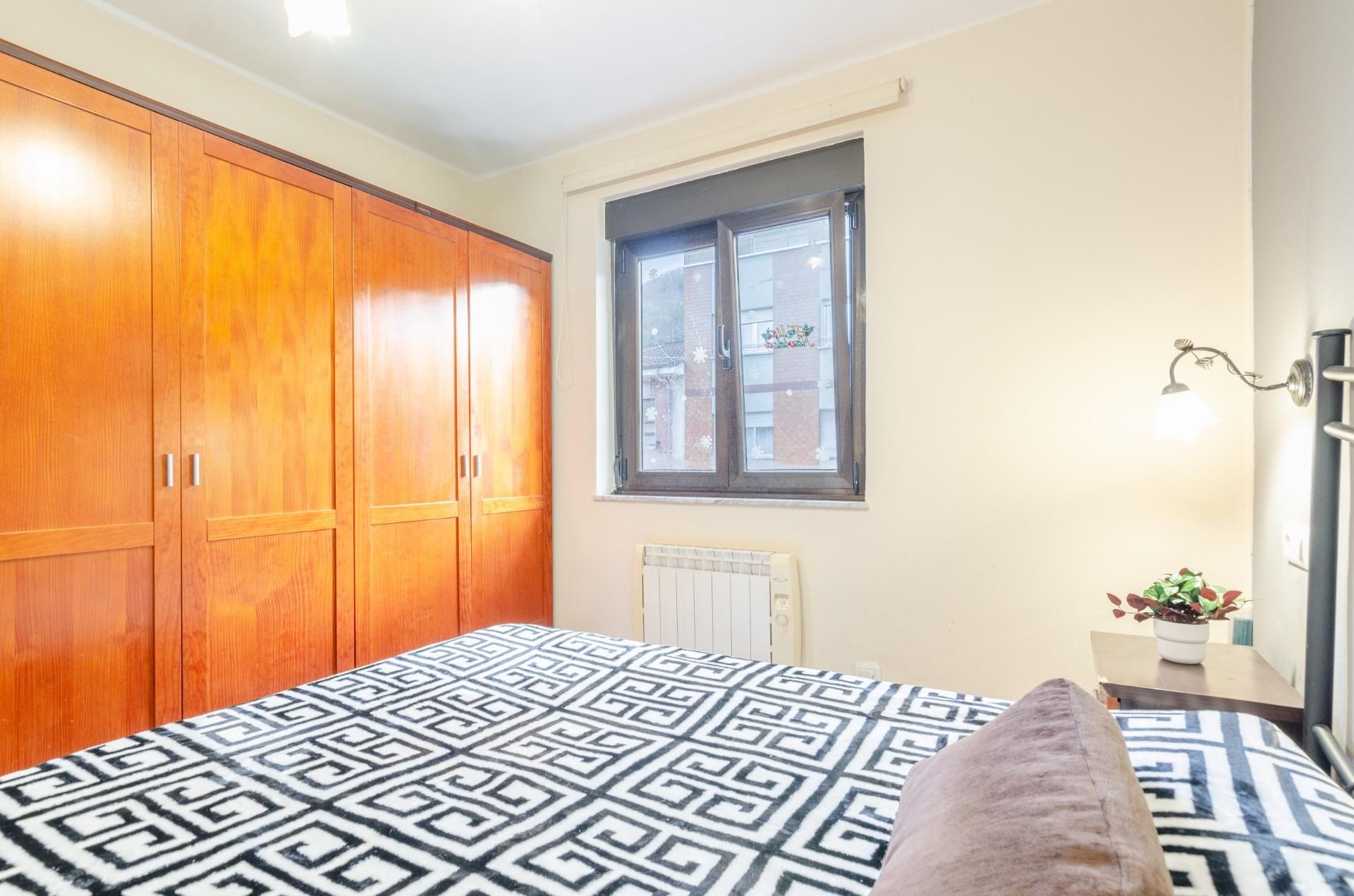 Dormitori de Pis en venda en Mieres (Asturias) amb Calefacció, Traster i Balcó