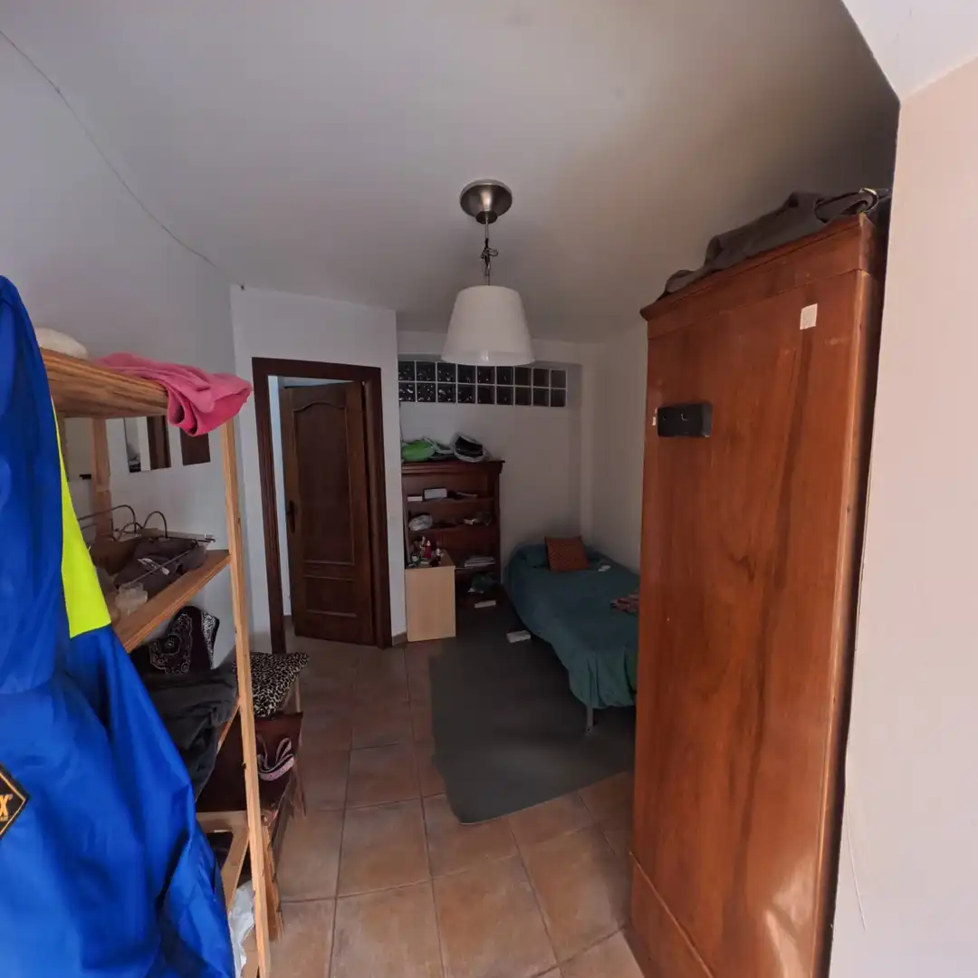 Habitación de Edificio en venta en Sayalonga