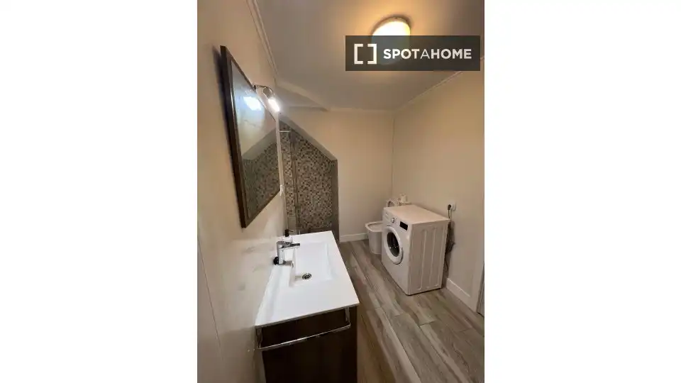 Bathroom of Flat for rent in Sagunto / Sagunt  with Air Conditioner, Heating and Furnished