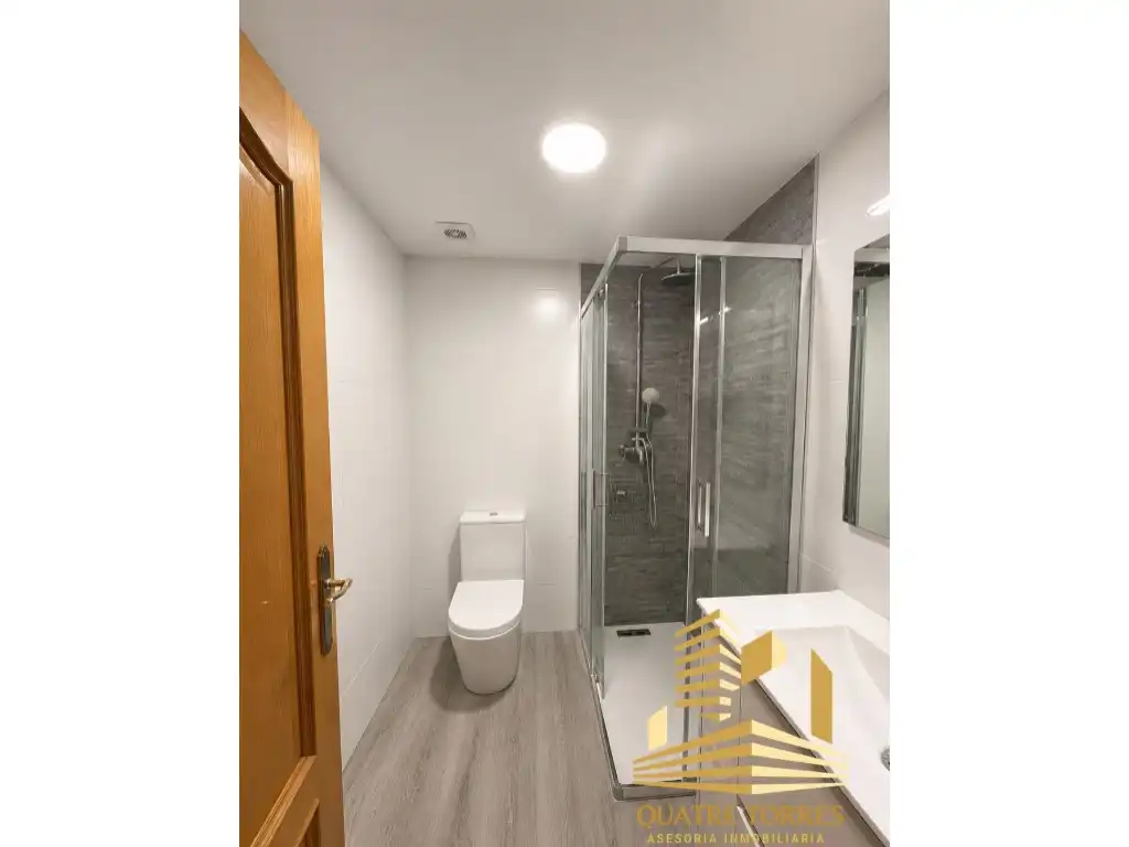 Bathroom of Flat for rent in Aldaia