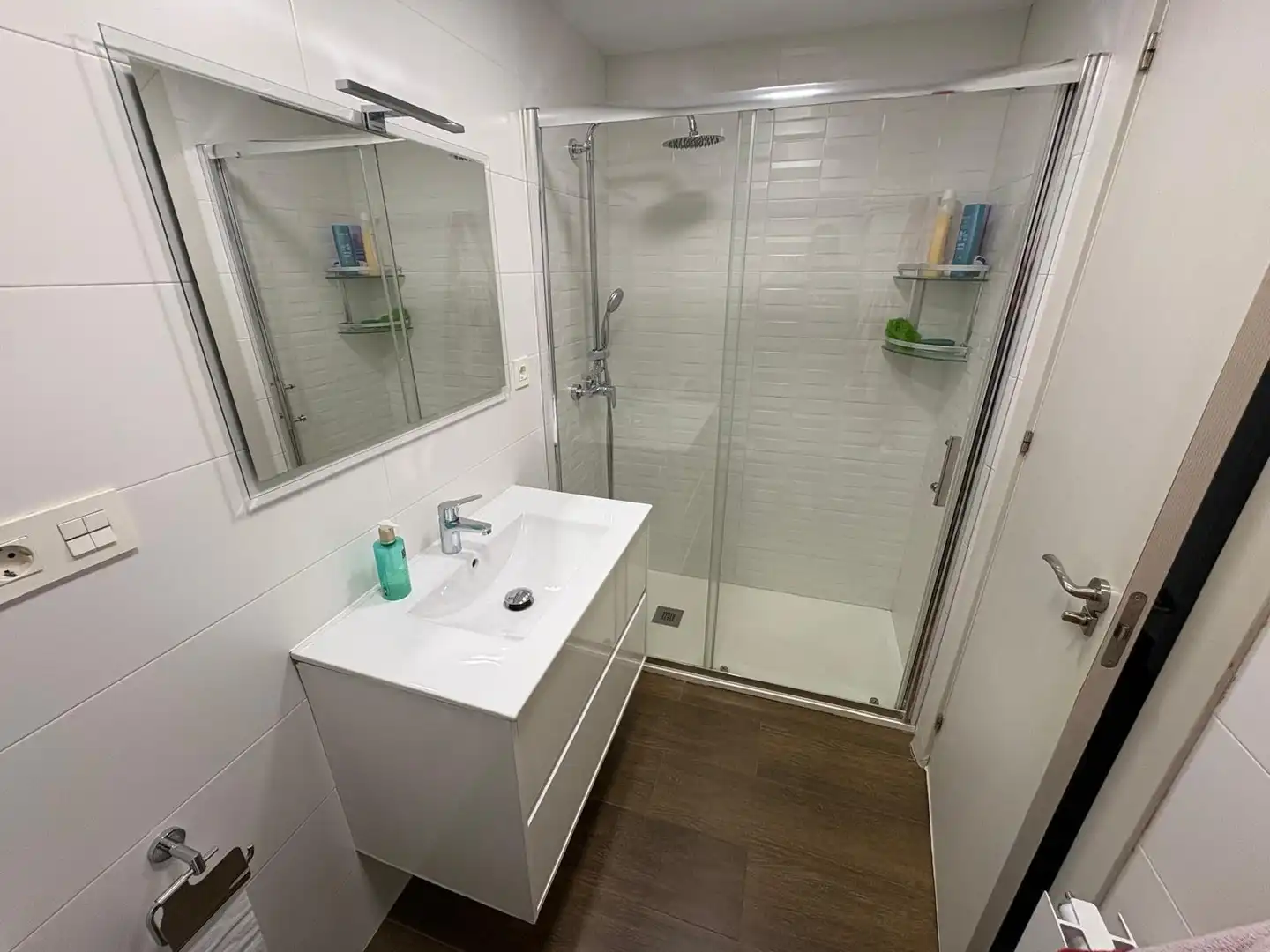 Bathroom of Flat for rent in Granada  with Air Conditioner, Heating and Furnished