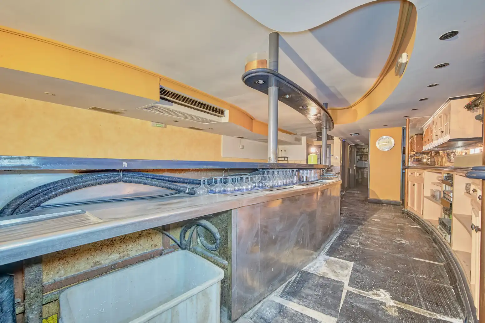 Commercial properties for sale in Puente la Reina / Gares  with Furnished