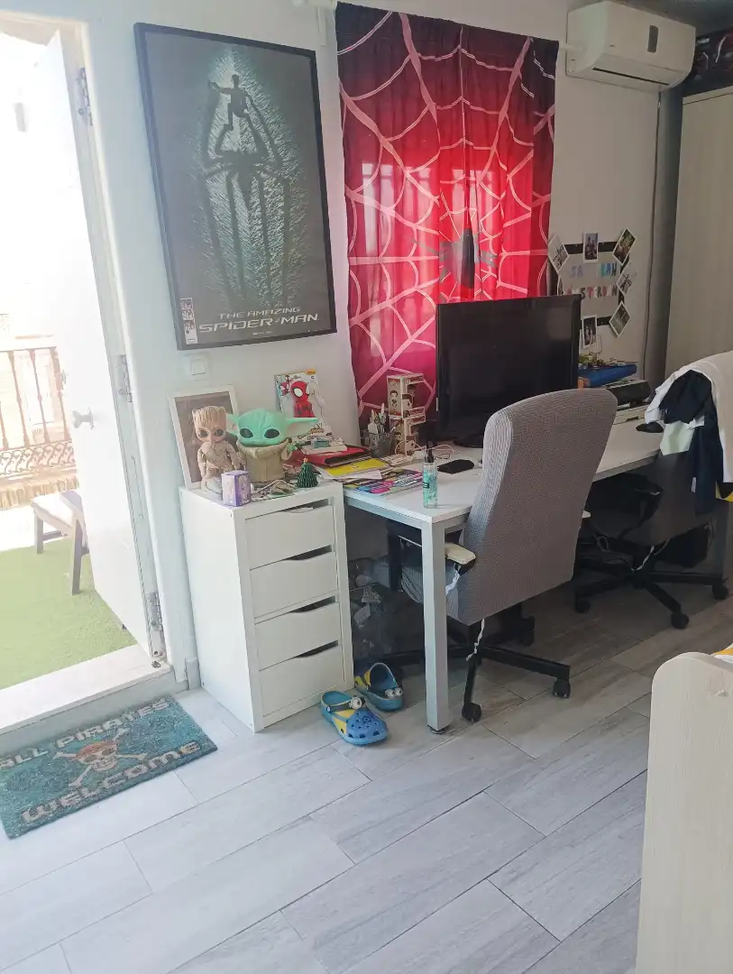 Bedroom of Houses for sale in Sevilla  with Air Conditioner, Private garden and Parquet flooring