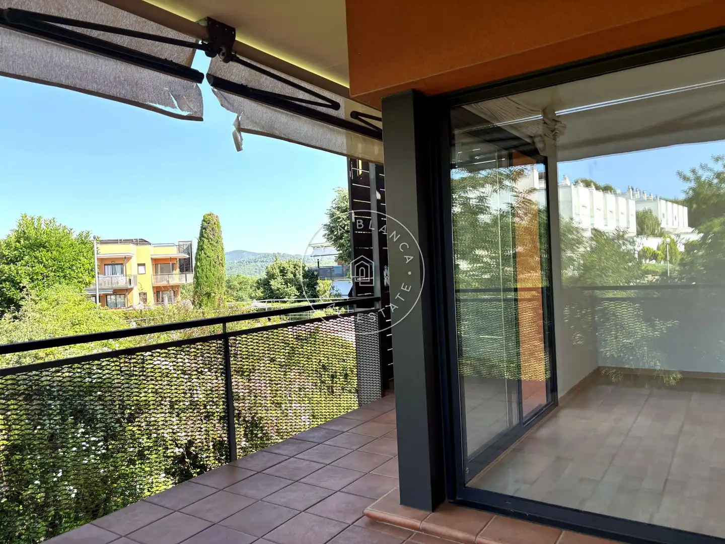 Terrasse von Dachboden zum Verkauf in Lloret de Mar mit Klimaanlage, Abstellraum und Gemeinschaftspool