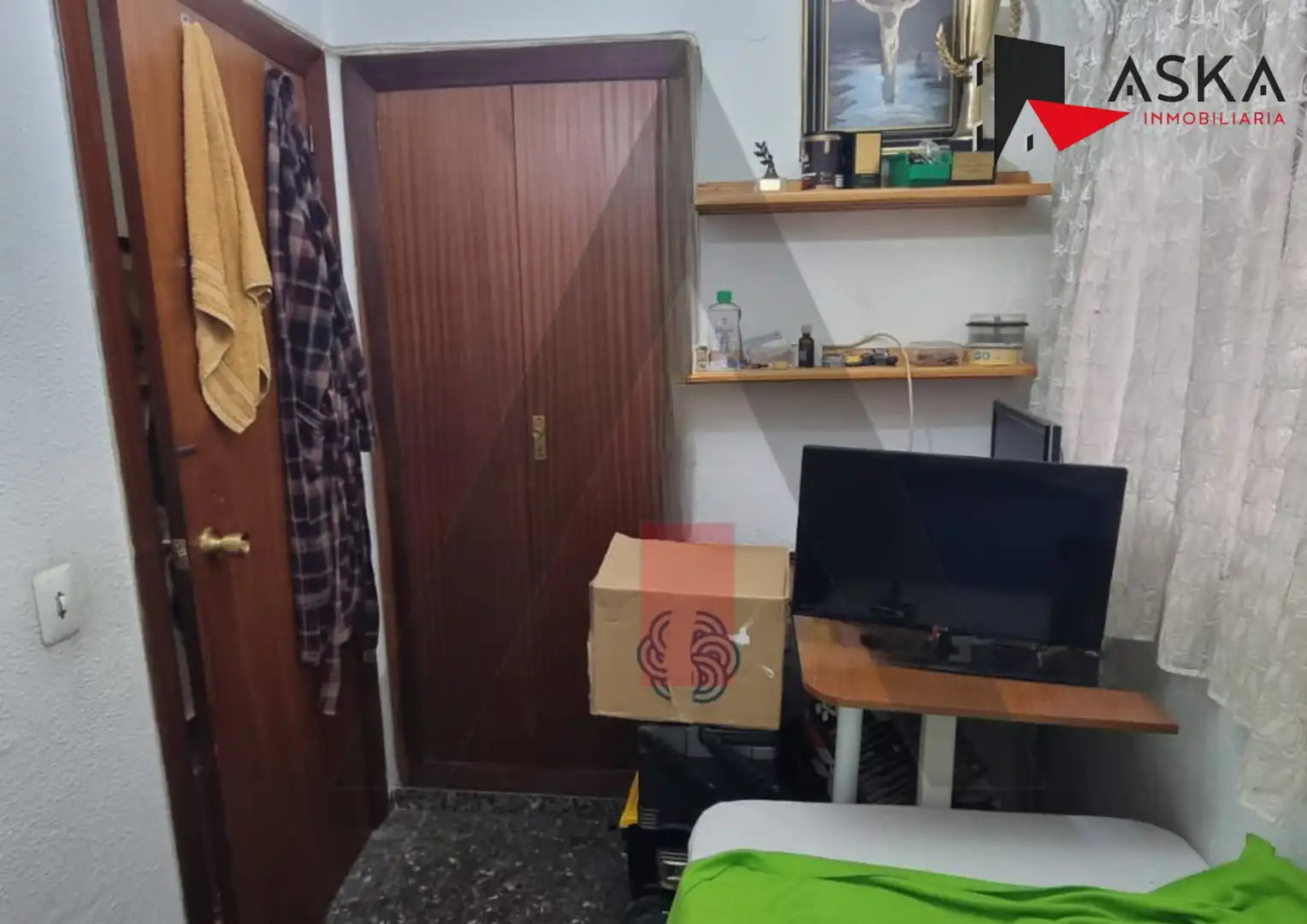 Bedroom of Flat for sale in Torrent  with Air Conditioner and Balcony