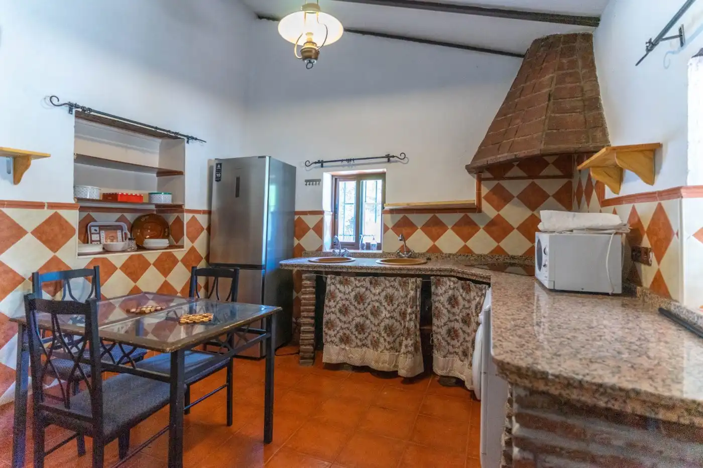 Cuina de Casa o xalet en venda en Málaga amb Terrassa, Traster i Piscina