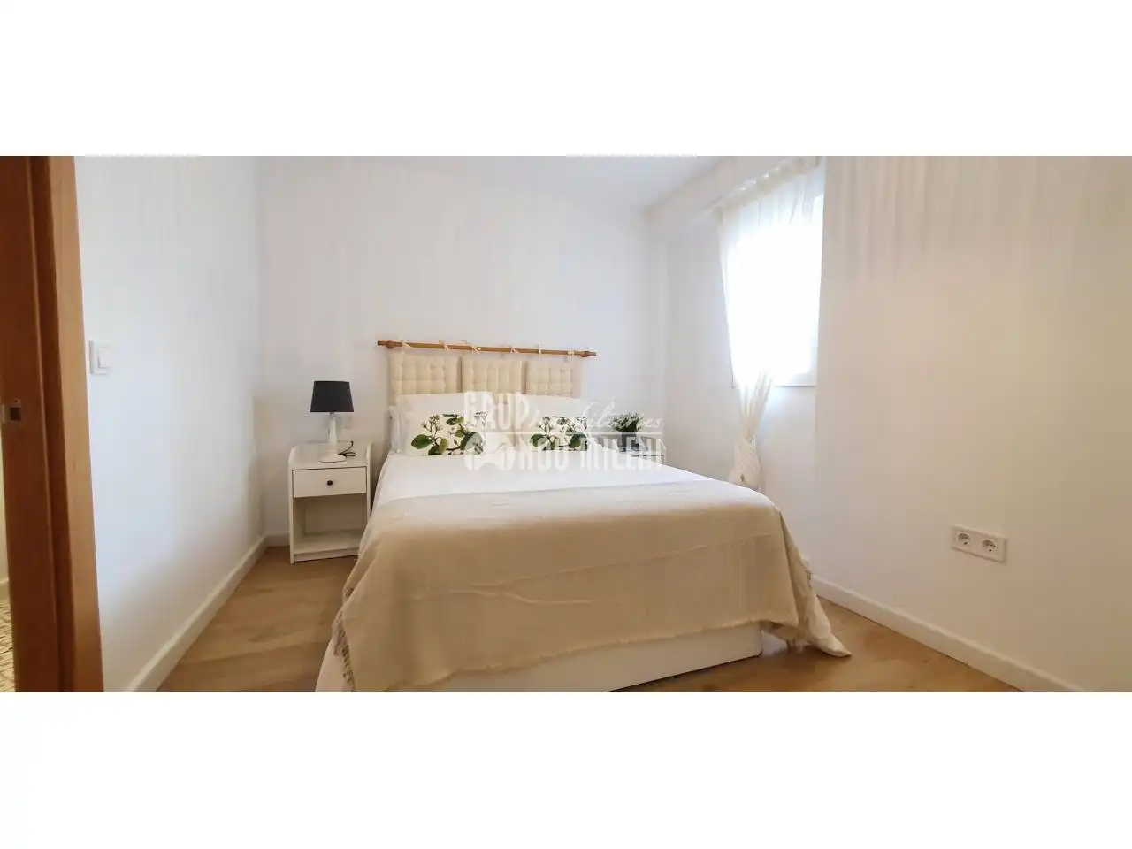 Habitación de Piso en venta en Silla con Amueblado y Balcón