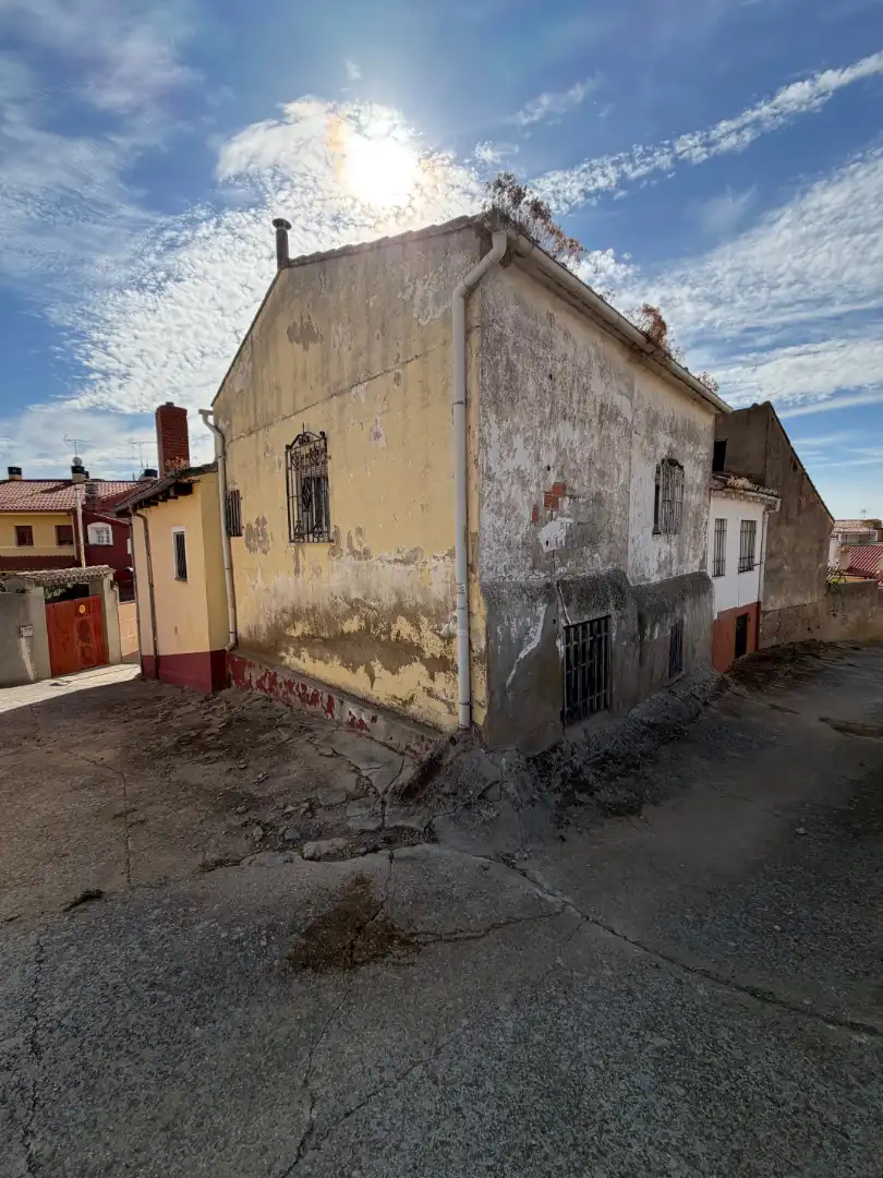 Vista exterior de Finca rústica en venta en Dueñas con Calefacción, Trastero y Amueblado