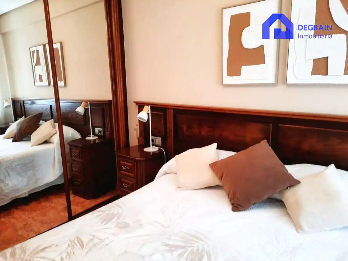 Schlafzimmer von Erdgeschoss zur Miete in Oviedo 