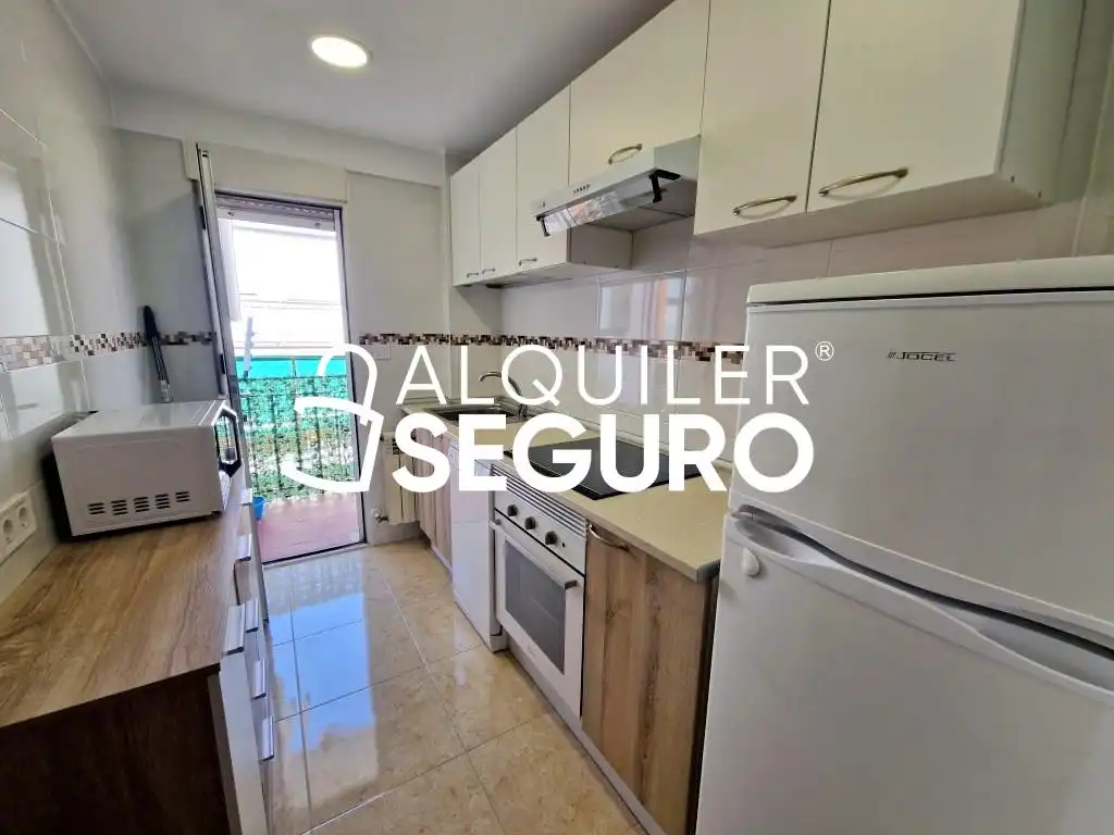 Cuina de Pis de lloguer en Alcorcón amb Aire condicionat, Calefacció i Terrassa