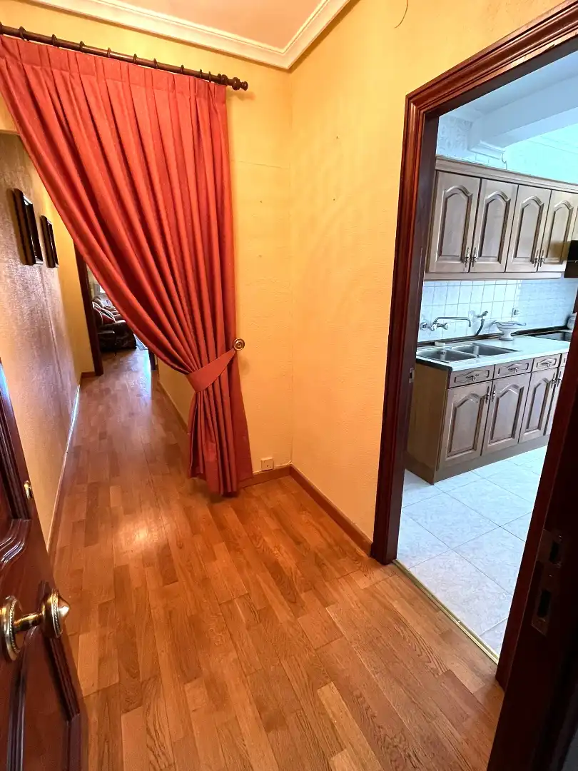 Piso en venta en Cuéllar con Calefacción, Parquet y Trastero
