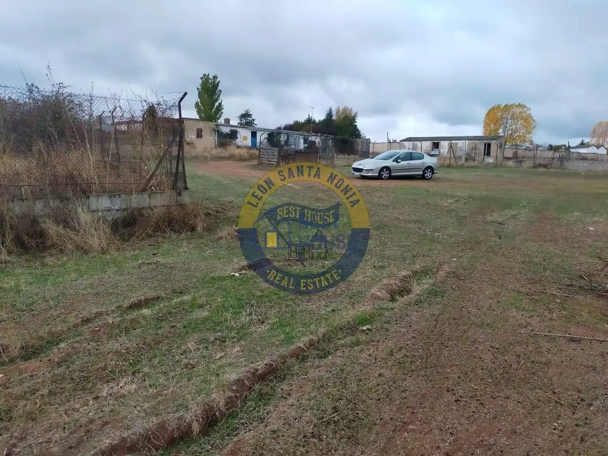 Nau industrial en venda a Valverde de la Virgen, imagen 9