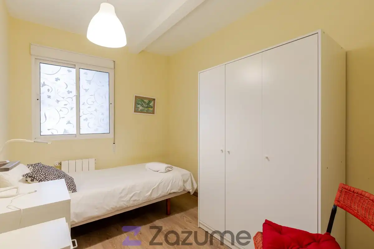 Bedroom of Flat for rent in Madrid  with Air Conditioner, Heating and Furnished