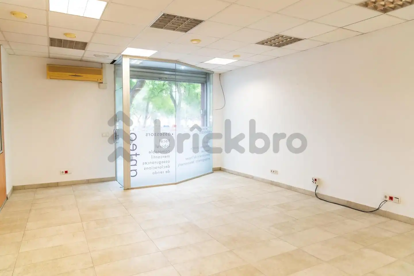 Local comercial en venda a calle de Torras i Bages, imagen 2