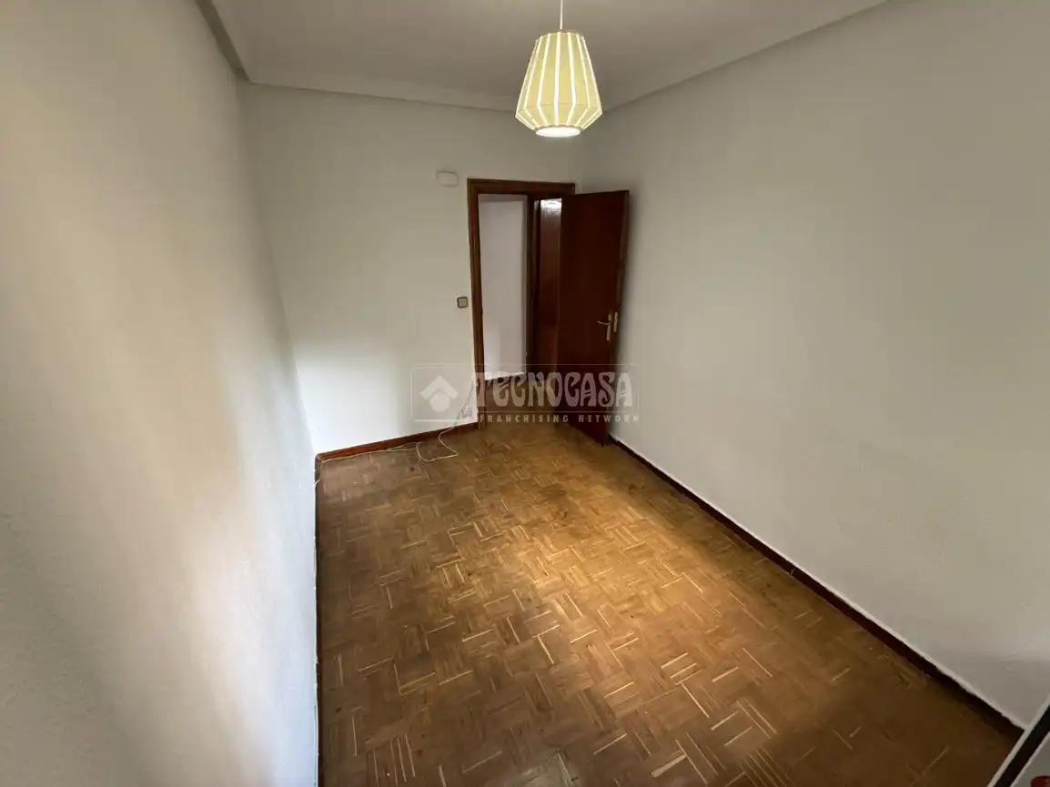 Bedroom of Flat for sale in Madrid