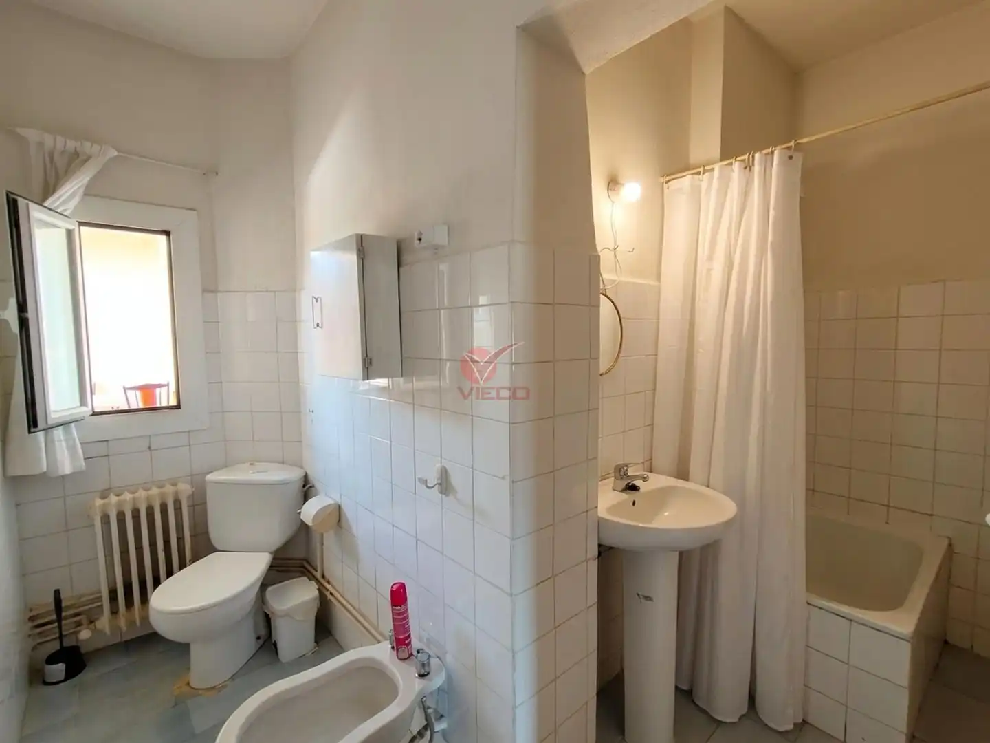 Badezimmer von Wohnung zum Verkauf in Cuenca mit Heizung, Terrasse und Möbliert