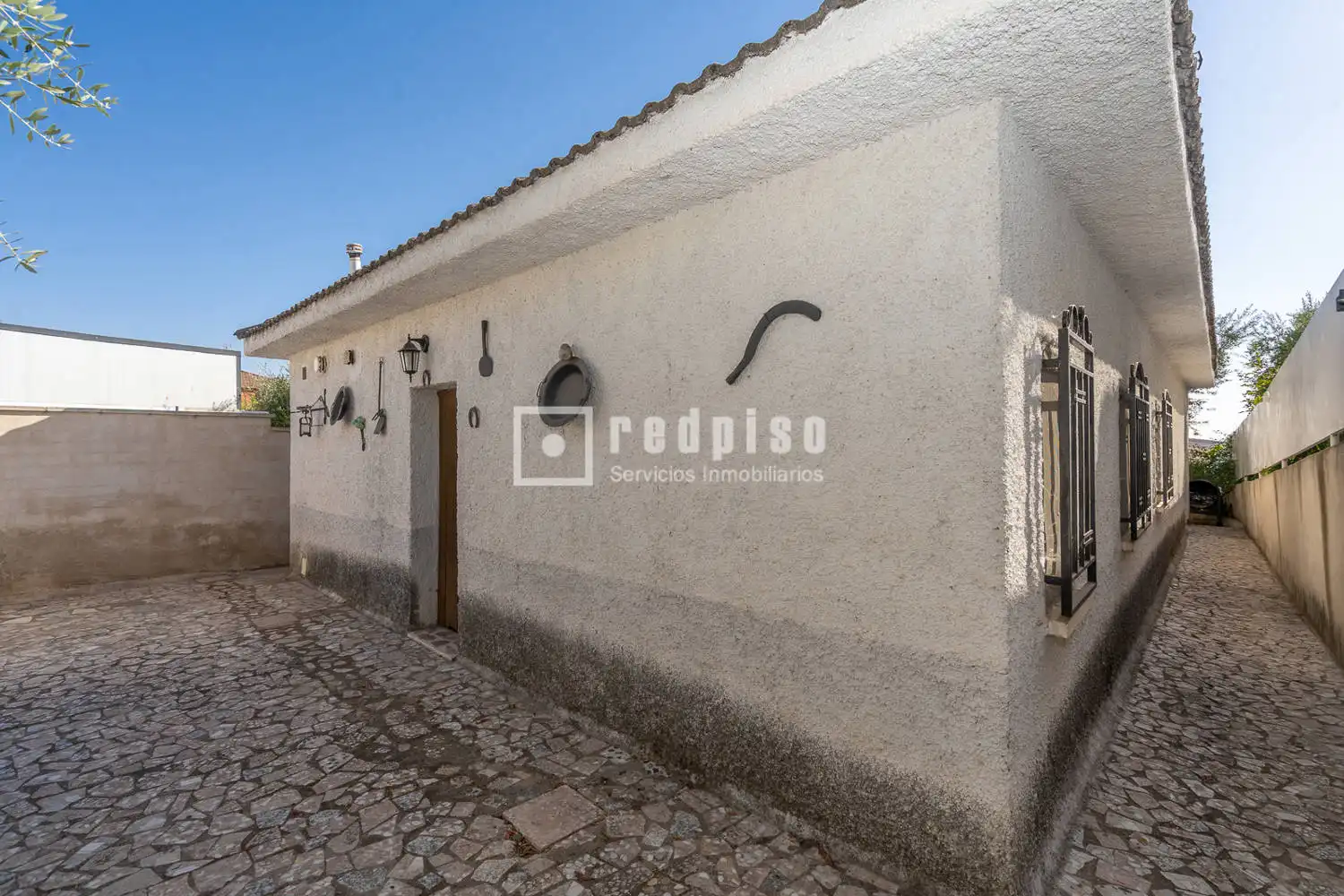 Exterior view of Houses for sale in Palomeque, Toledo