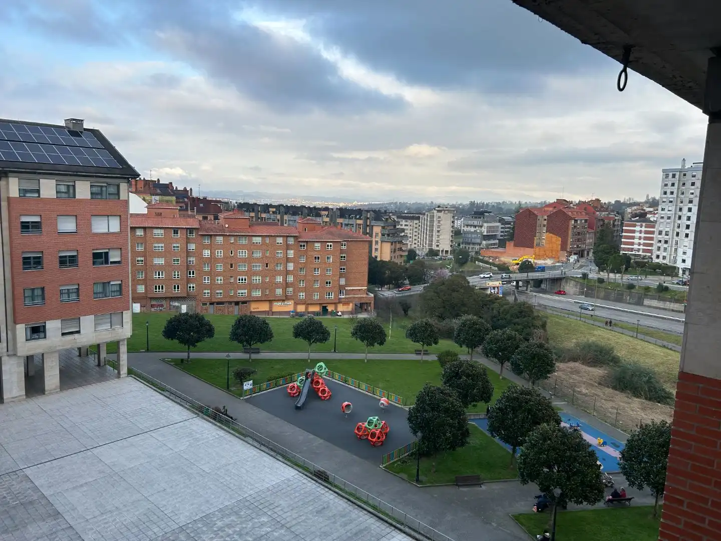 Außenansicht von Wohnung zur Miete in Oviedo 