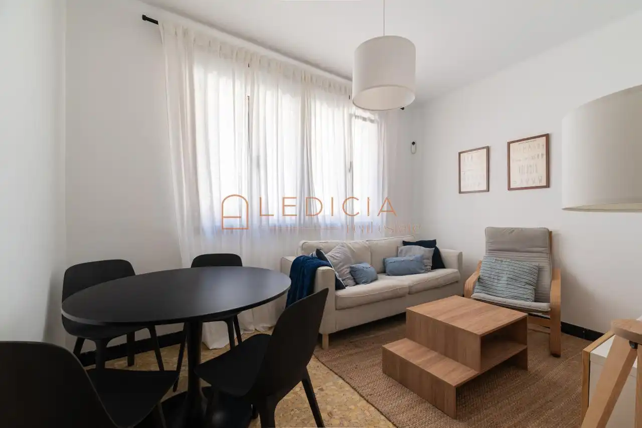 Sala d'estar de Casa o xalet de lloguer en Cangas  amb Calefacció, Jardí privat i Parquet