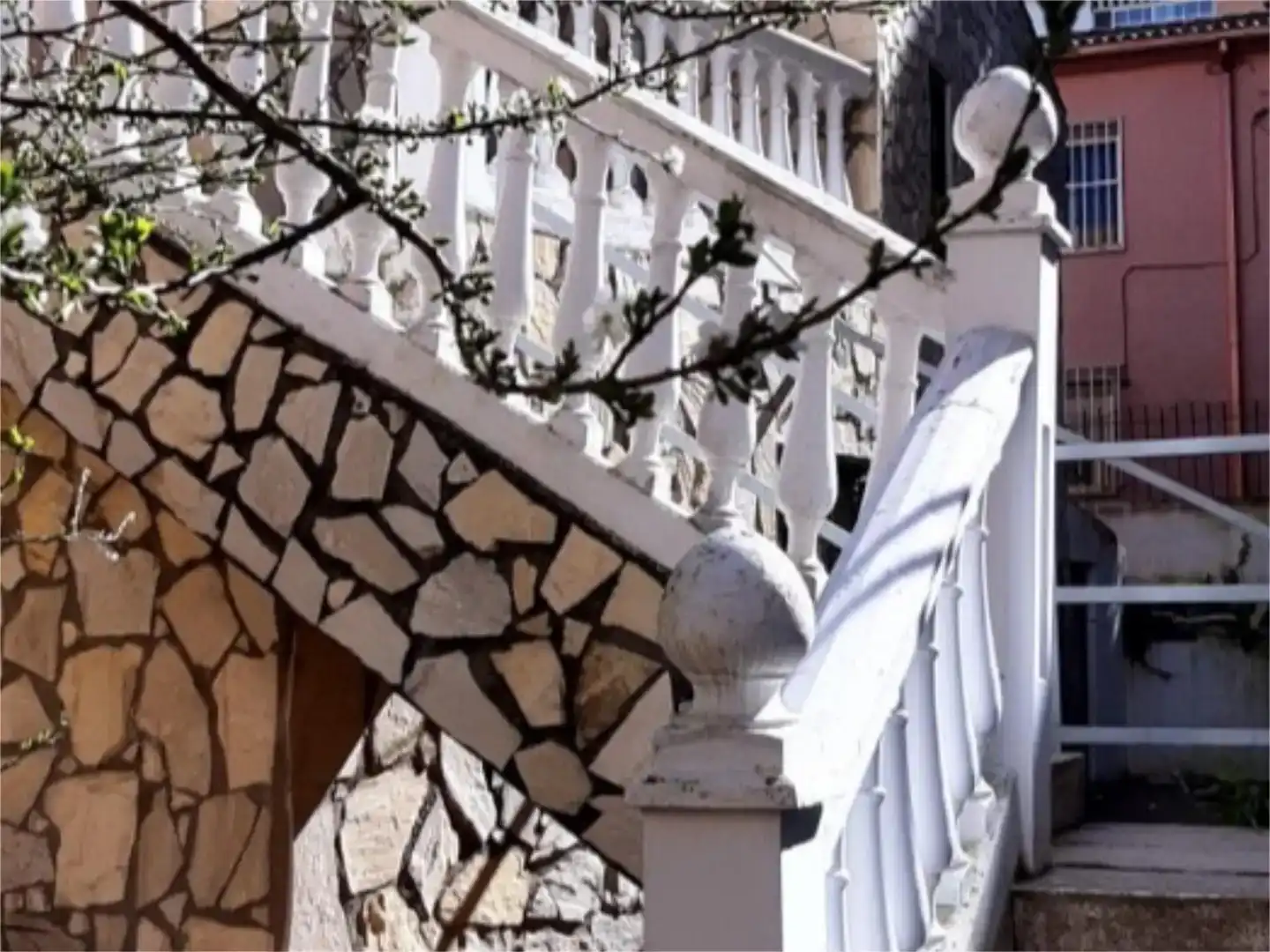 Exterior view of Houses for sale in Linares  with Air Conditioner and Balcony