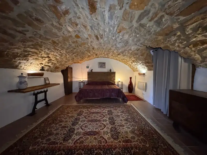 Habitación de Finca rústica en venta en Ullastret con Aire acondicionado, Calefacción y Jardín privado
